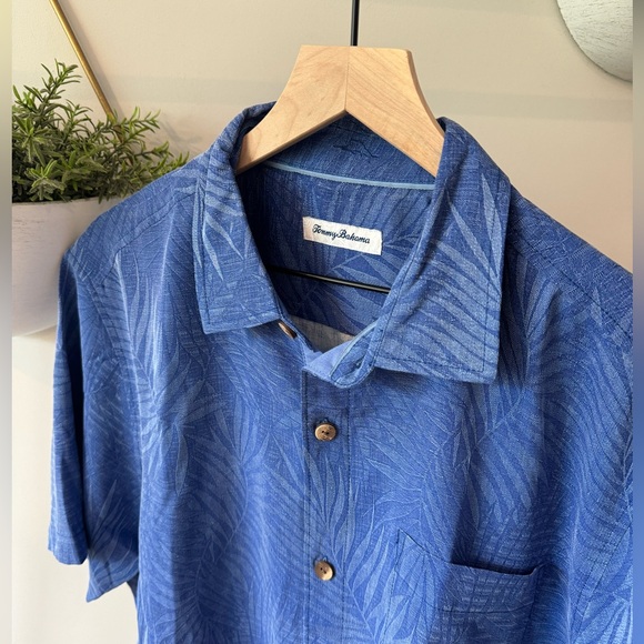 Tommy Bahama IslandZone Iris Oasis Camp Shirt - Emerald Grass main image 0